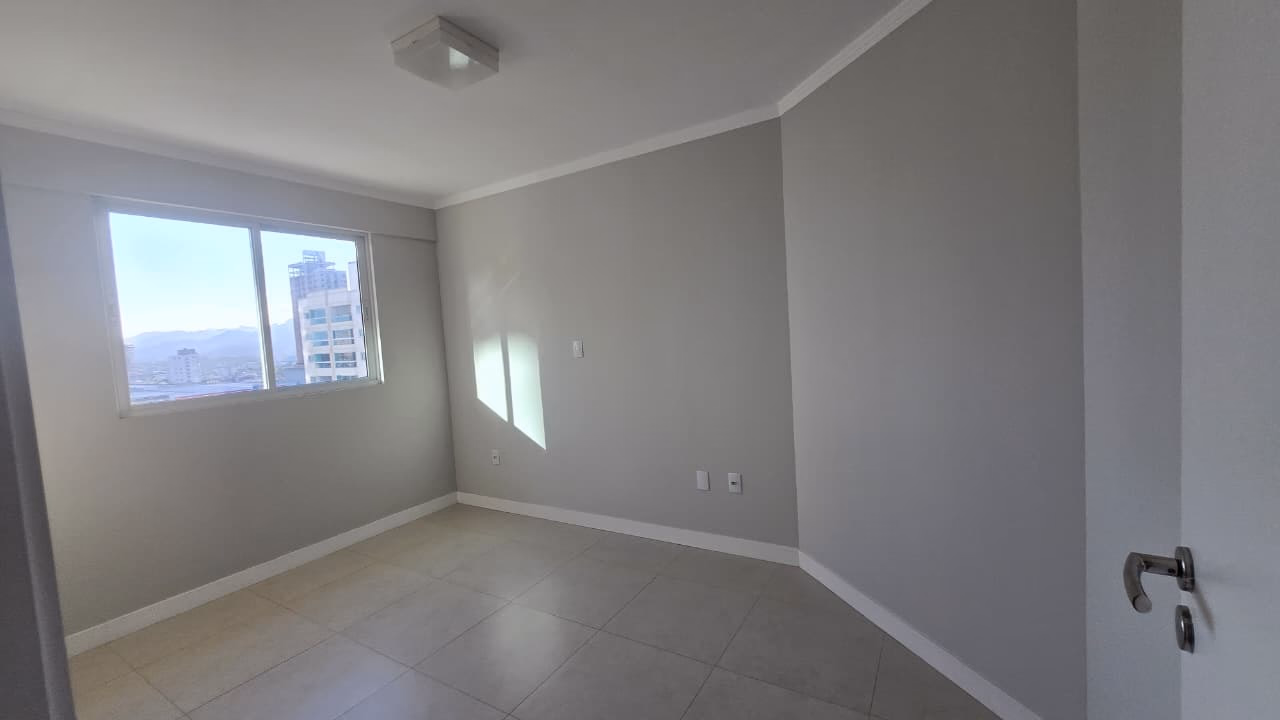 Apartamento 4 suítes em Meia Praia — Meia Praia, Itapema