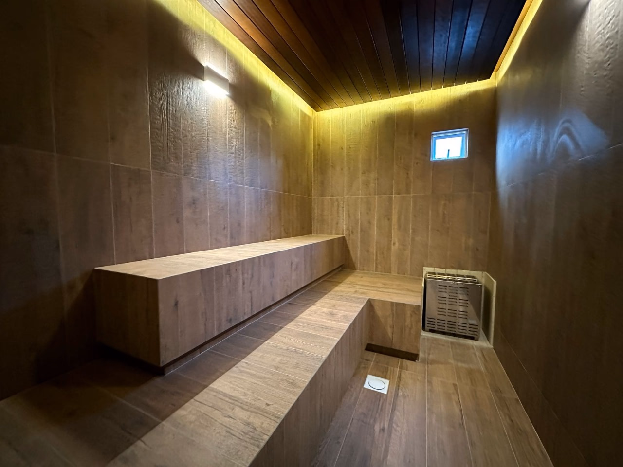 Porto Cali Residence - Rua 232, Bairro Meia Praia, Itapema - SC (9)