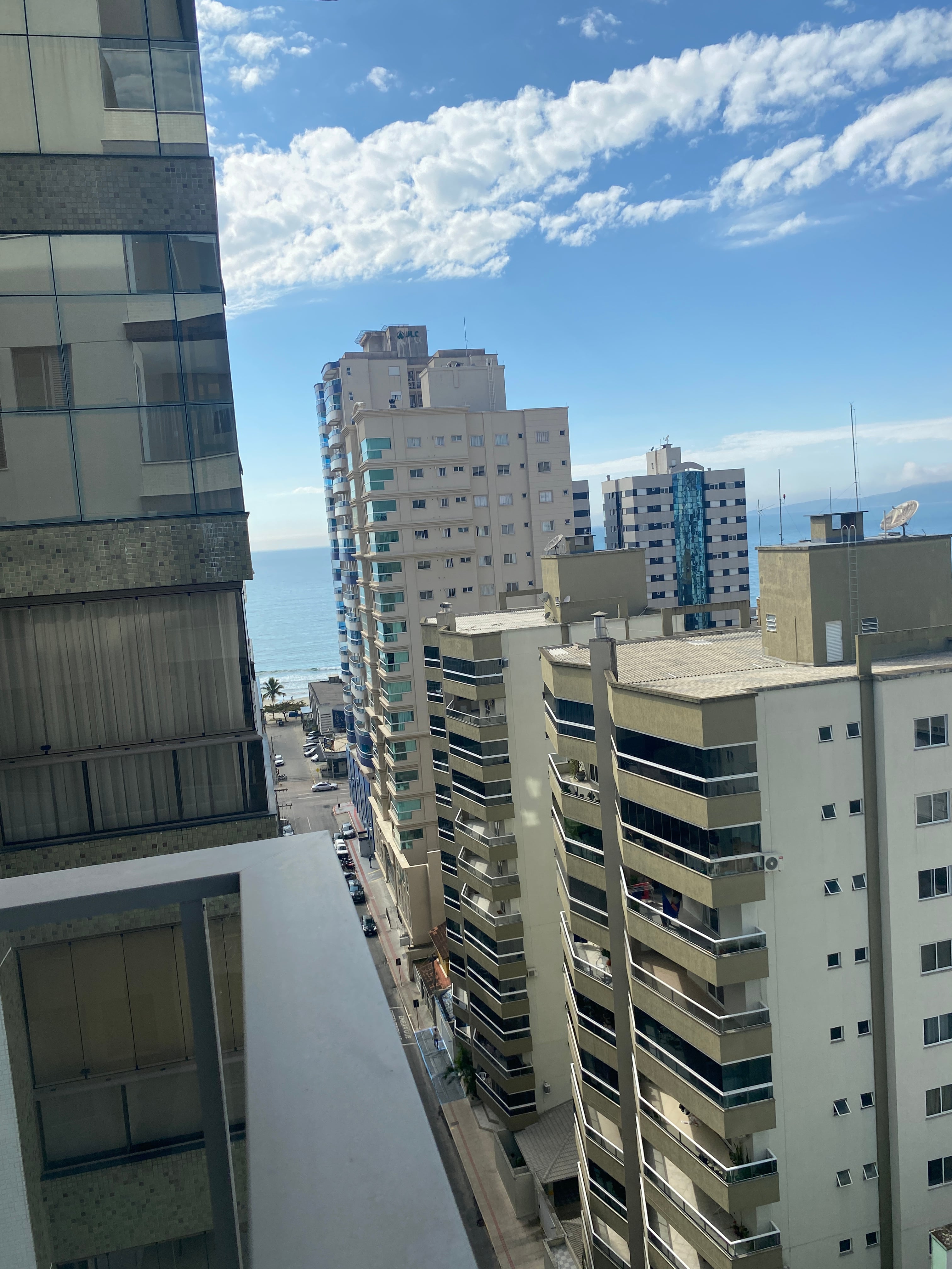 Apartamento 3 suítes em Meia Praia — Meia Praia