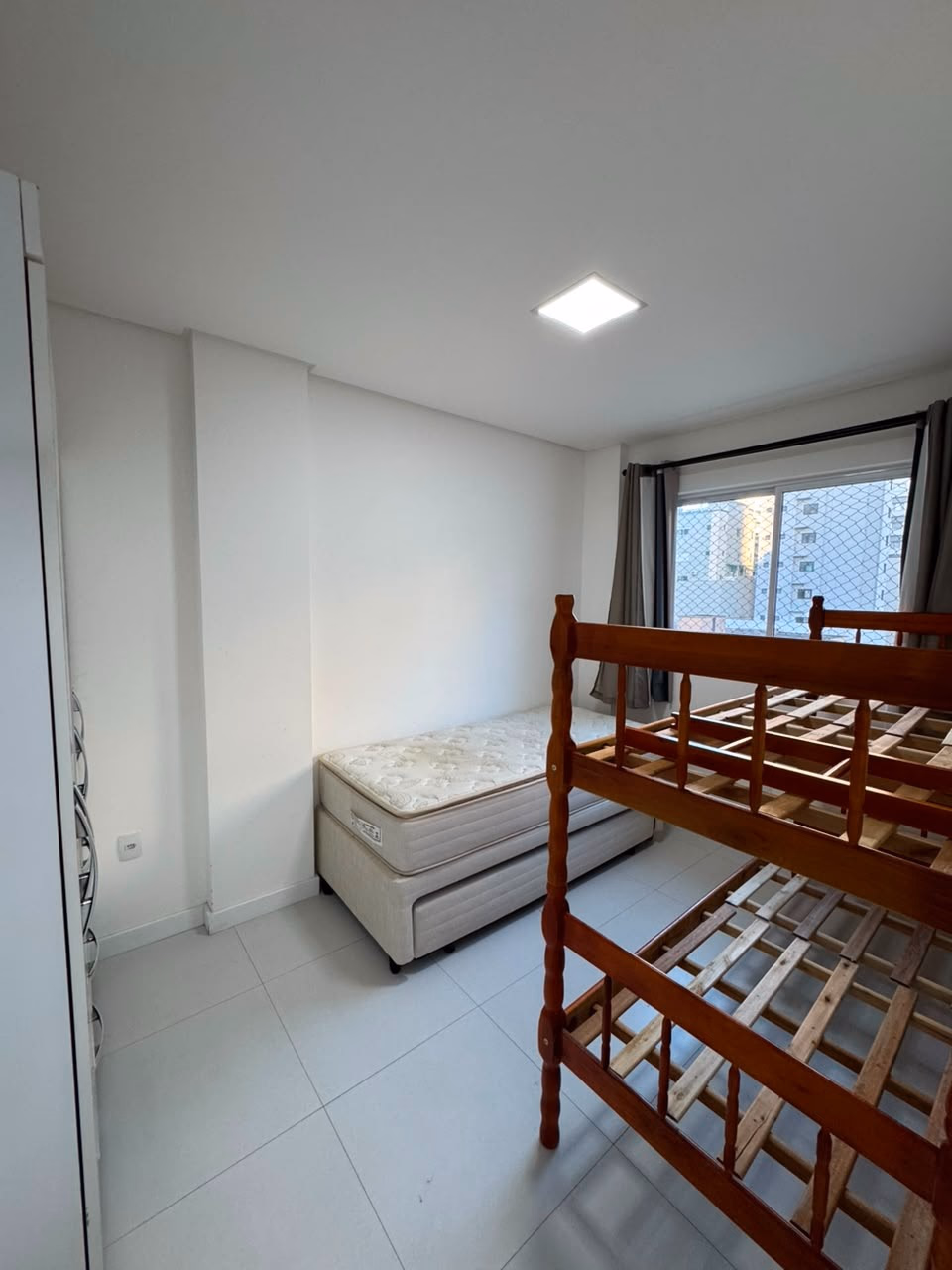 Apartamento 1 suíte em Meia Praia — Meia Praia, Itapema