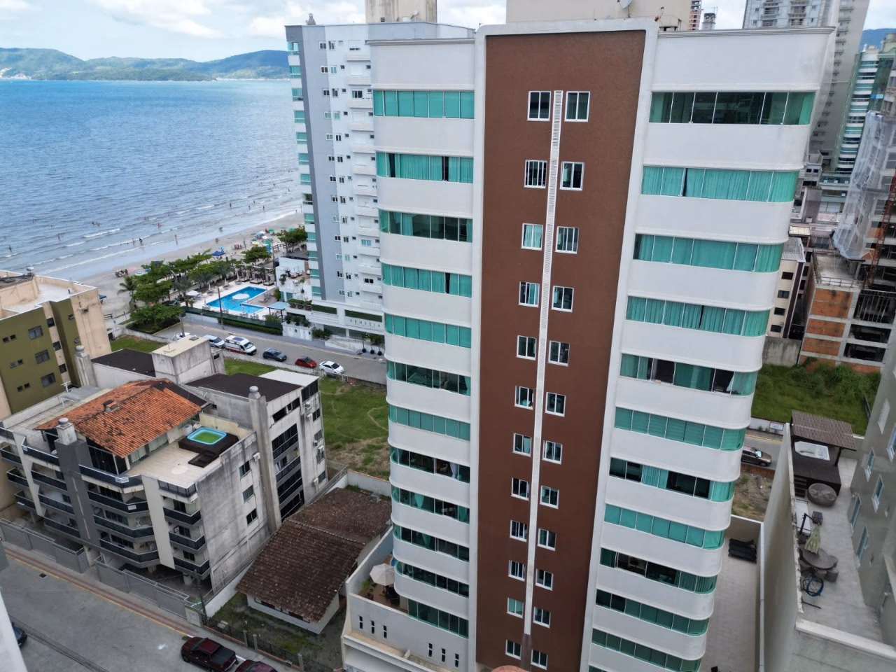 Residencial Atlantis - Rua 295, Bairro Meia Praia, Itapema - SC (3)