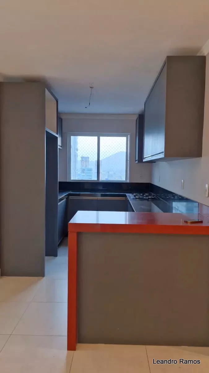 Apartamento 4 suítes em Meia Praia — Meia Praia, Itapema