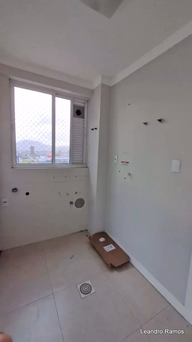Apartamento 4 suítes em Meia Praia — Meia Praia, Itapema