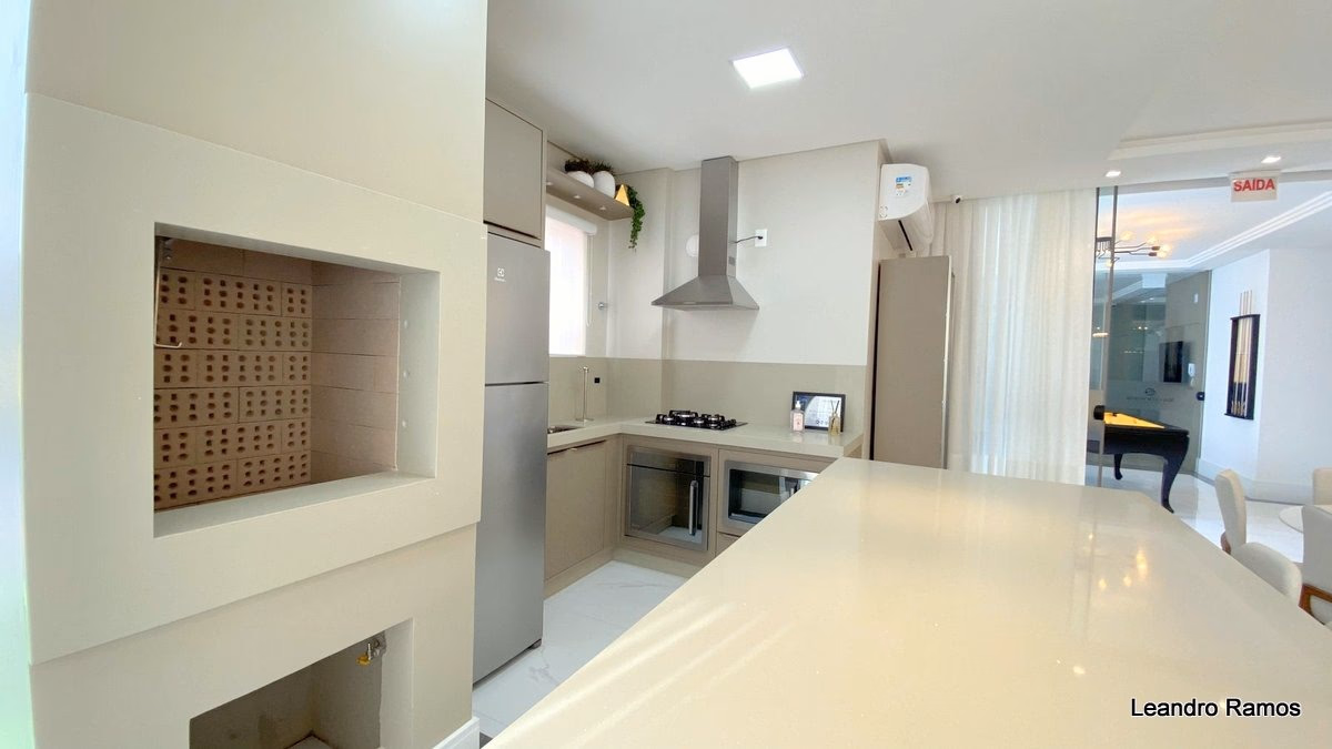 Apartamento quadra mar mobiliado á venda em Meia Praia - beach Village á venda em Itapema (18)