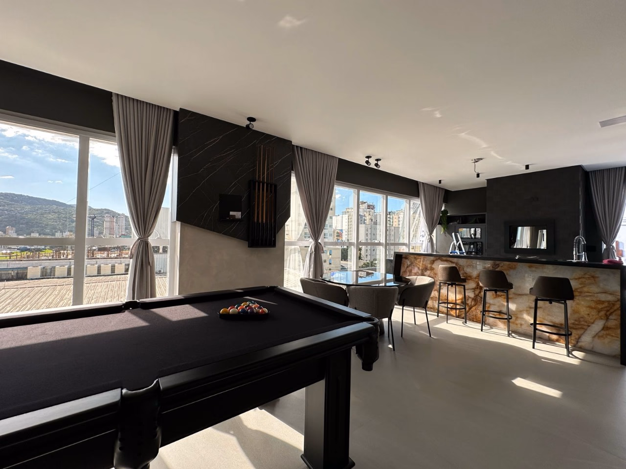 Porto Cali Residence - Rua 232, Bairro Meia Praia, Itapema - SC (8)