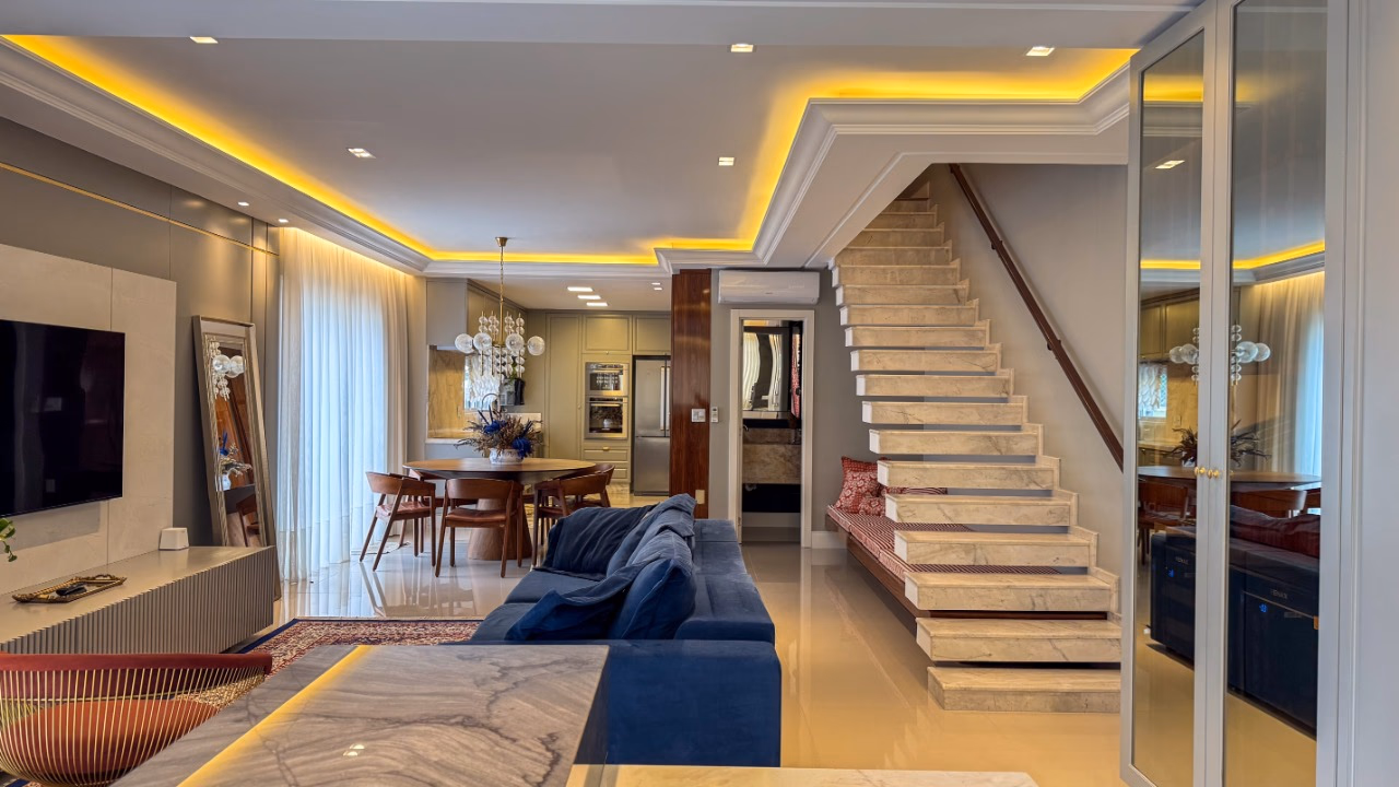 Apartamento 4 suítes em Meia Praia — Meia Praia