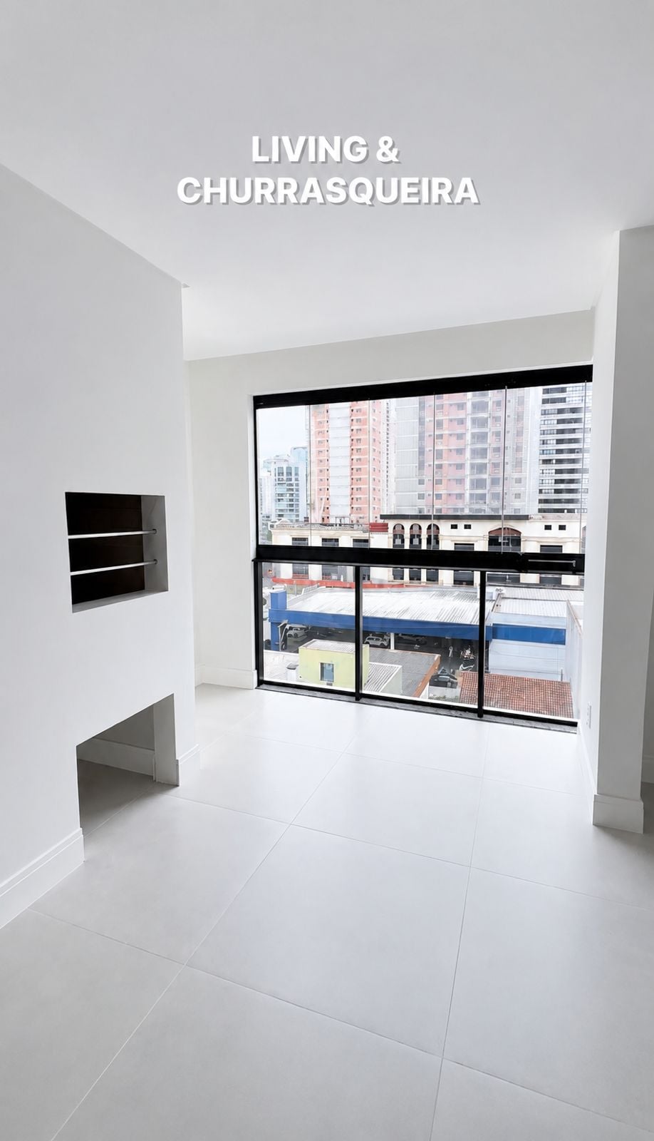 Apartamento 3 quartos em Meia Praia — Meia Praia