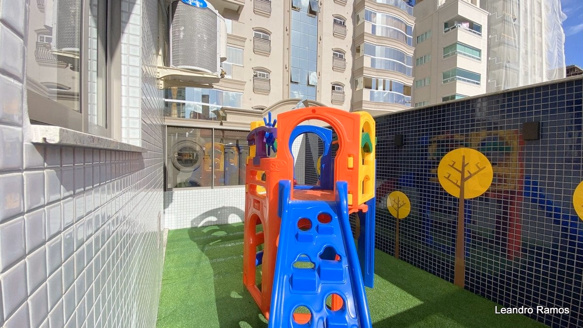 Apartamento quadra mar mobiliado á venda em Meia Praia - beach Village á venda em Itapema (10)