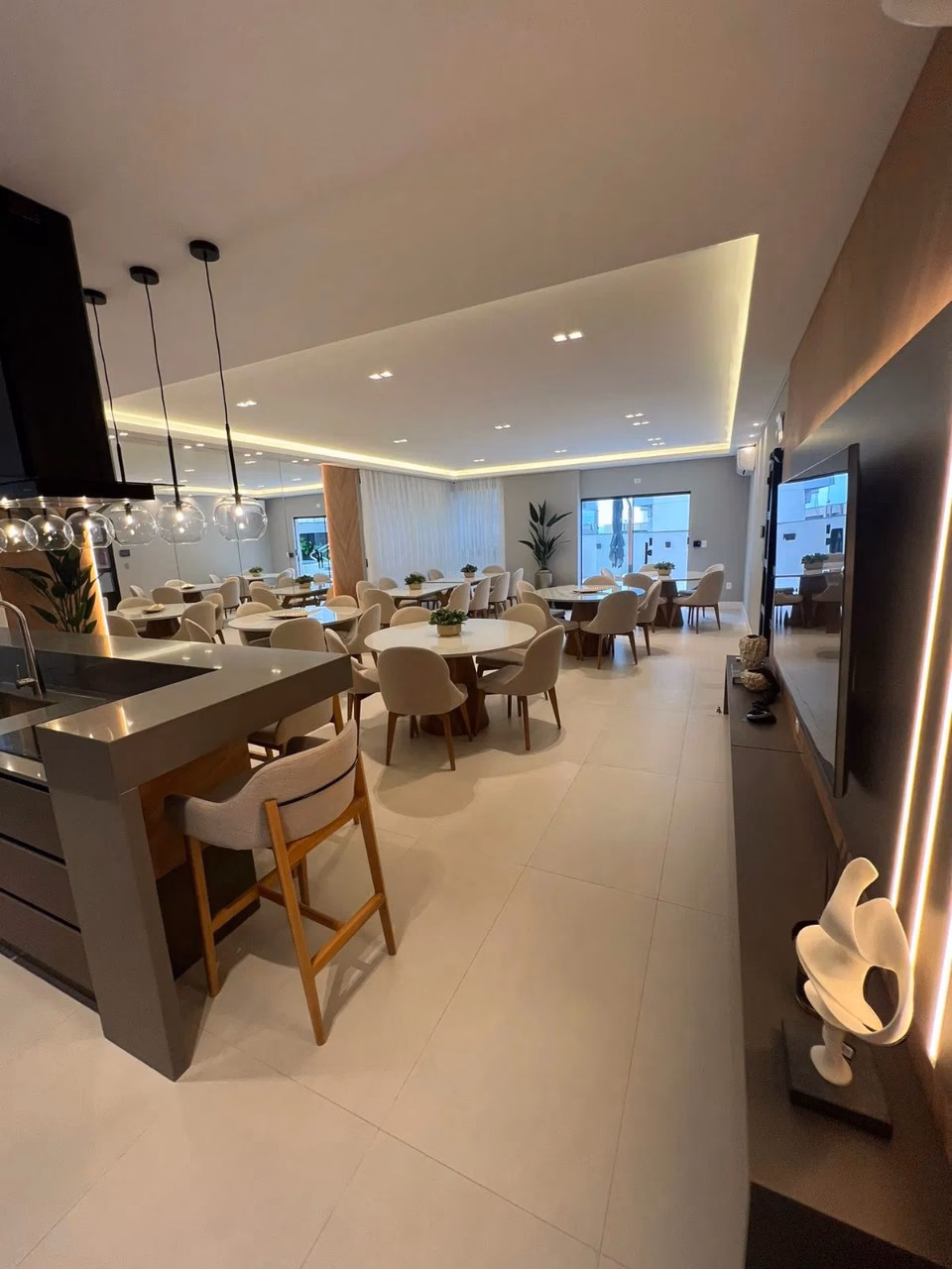 Exuberance Tower - Rua 250, Bairro Meia Praia, Itapema - SC (2)