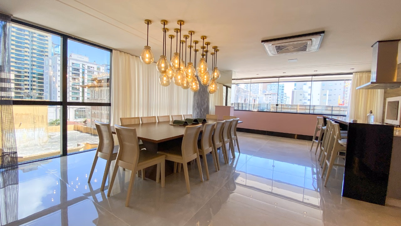 Apartamento o Copenhagen em Meia Praia, Itapema a venda